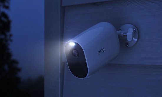 Arlo Essential XL draadloze WiFi-beveiligingscamera voor buiten, 1080p HD, 130˚ kleurennachtzicht, sirene & spotlight, bewegingsdetectie, 2-weg-audio, 12 mnd batterij, incl. proefp. Arlo Secure, 1 IP-Camera, wit van Merkloos